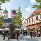 Mcarthurglen designer